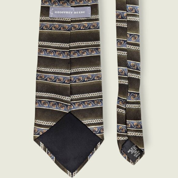 Vintage Geoffrey Beene 100% Silk Green Stripe Tie - Picture 3 of 5